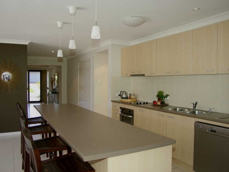 19 Tennant Street, Pacific Pines QLD 4211