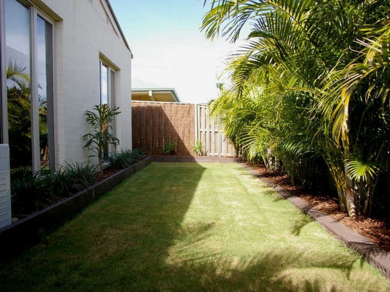 19 Tennant Street, Pacific Pines QLD 4211