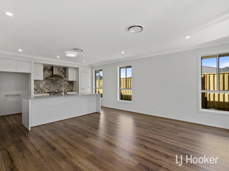 124 Melville Drive, Pimpama QLD 4209