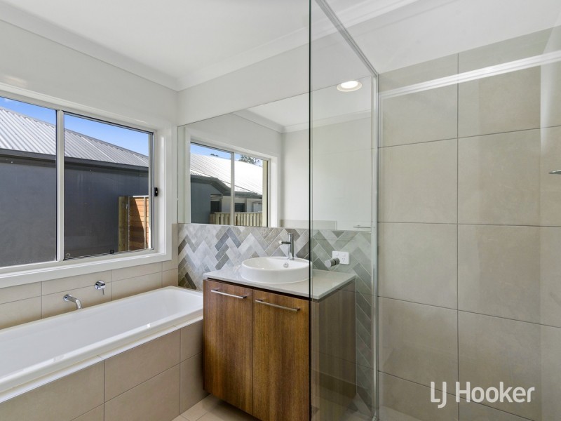 124 Melville Drive, Pimpama QLD 4209