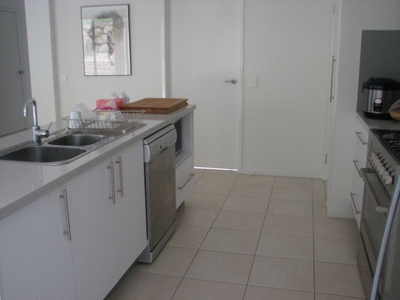 38 Diamantina Circuit, Pacific Pines QLD 4211