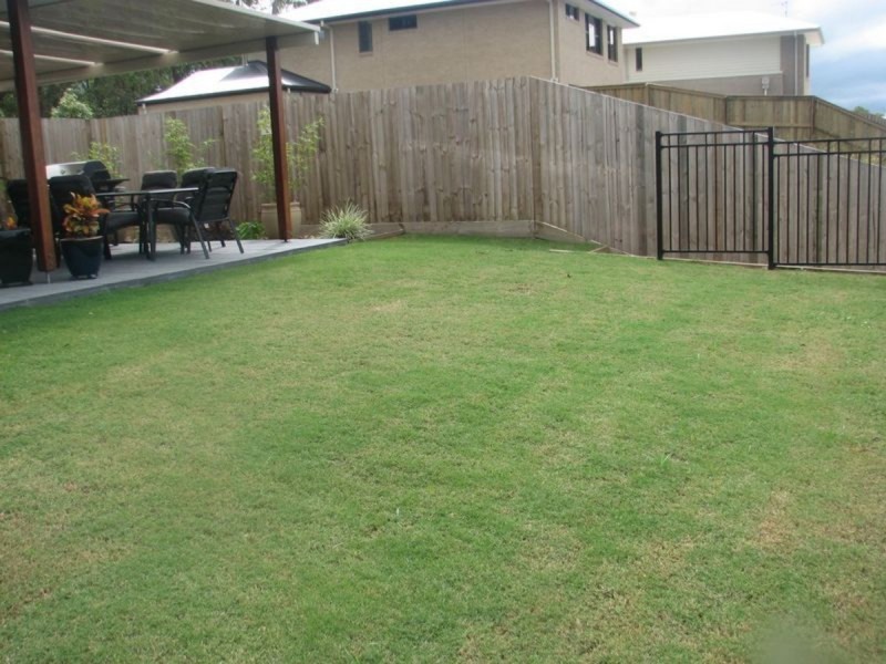 48 Fletcher Crescent, Pacific Pines QLD 4211