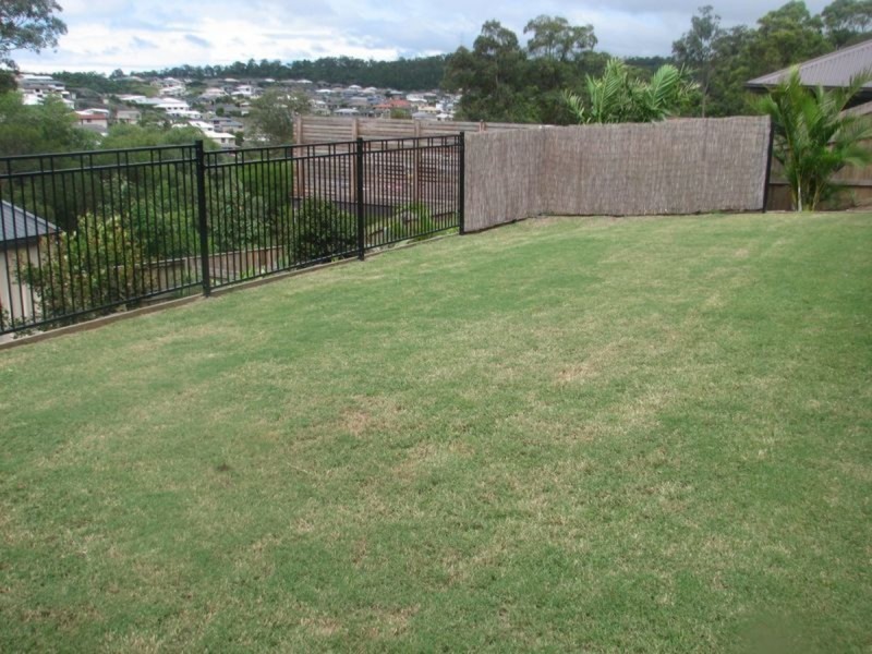 48 Fletcher Crescent, Pacific Pines QLD 4211