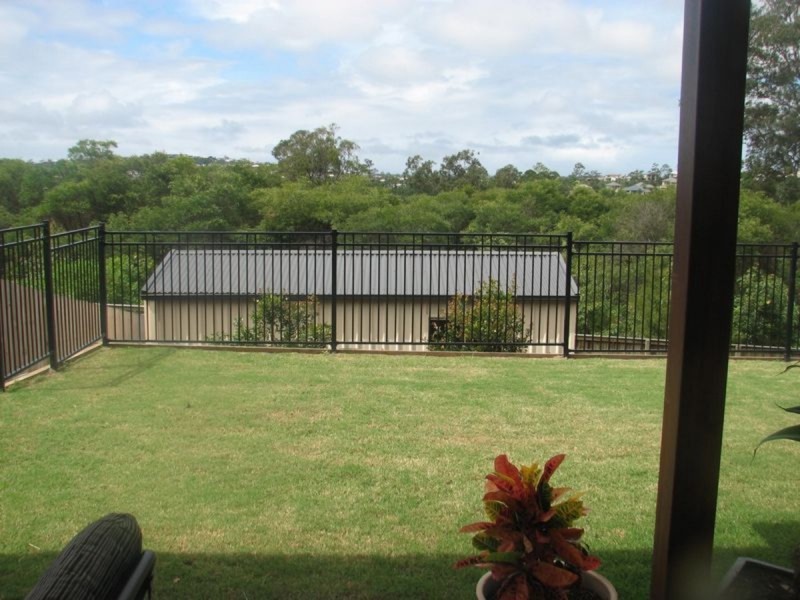 48 Fletcher Crescent, Pacific Pines QLD 4211