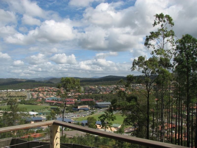 44 Midway Terrace, Pacific Pines QLD 4211