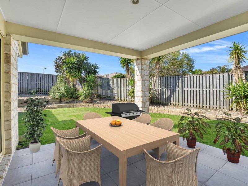 23 Barradeen Circuit, Pacific Pines QLD 4211