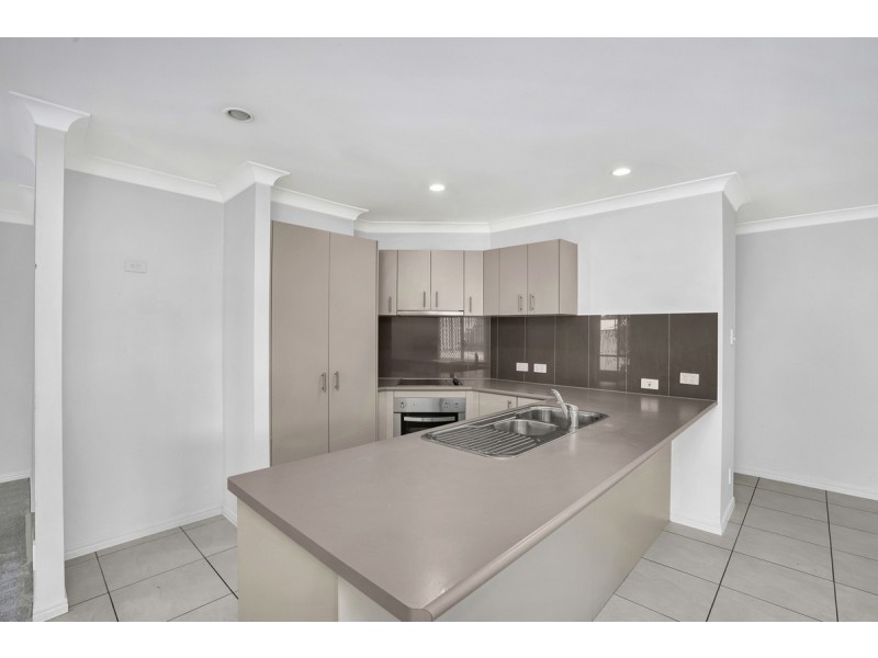 23 Barradeen Circuit, Pacific Pines QLD 4211