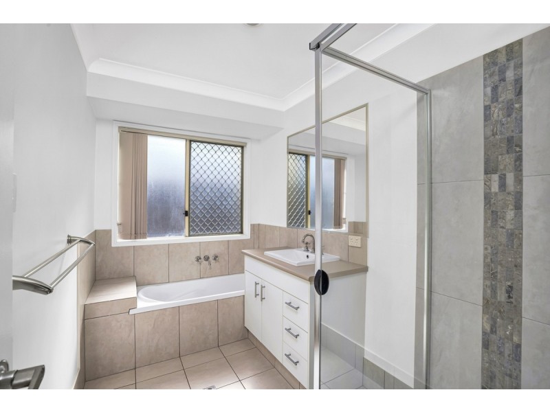 23 Barradeen Circuit, Pacific Pines QLD 4211