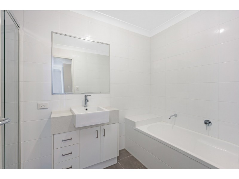 6B Kaplan Street, Oxenford QLD 4210