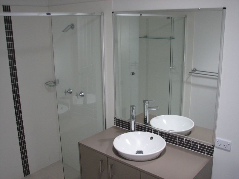 2/15 Kaplan Street, Oxenford QLD 4210