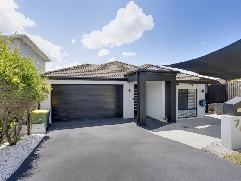 7 Stockdale Street, Pacific Pines QLD 4211