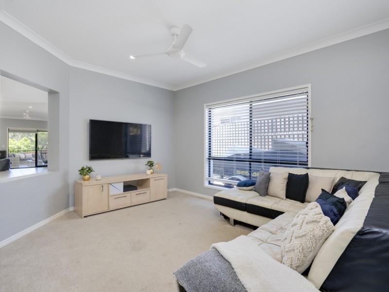 7 Stockdale Street, Pacific Pines QLD 4211