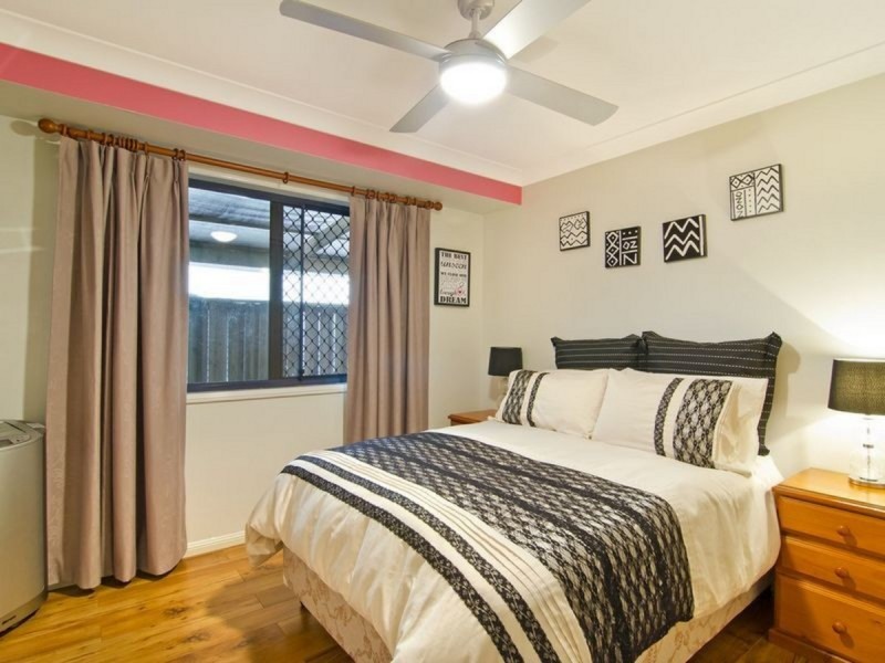 12 Ainsworth Street, Pacific Pines QLD 4211