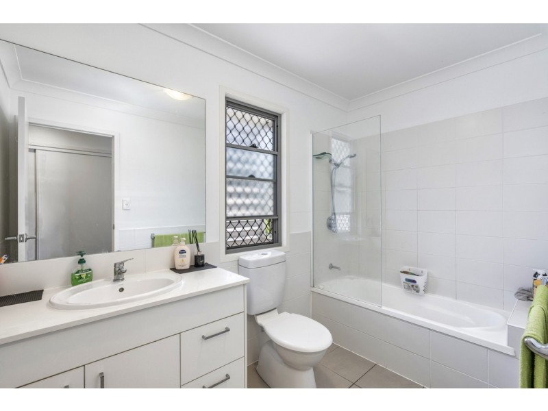 25/111 Mcauley Parade, Pacific Pines QLD 4211