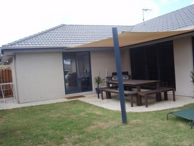 261 Universal Street, Oxenford QLD 4210