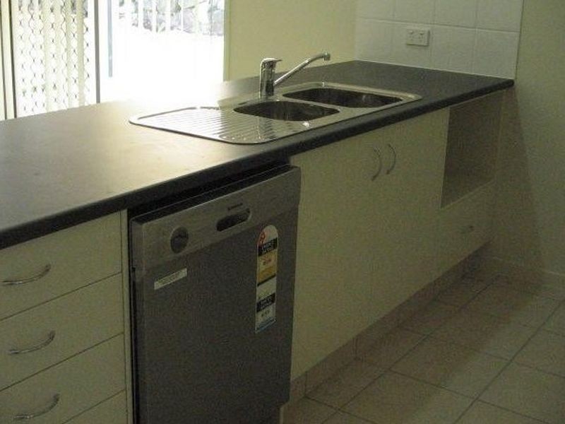 261 Universal Street, Oxenford QLD 4210