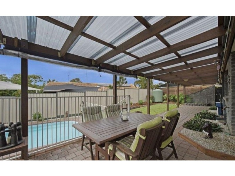 19 Barradine Crescent, Helensvale QLD 4212