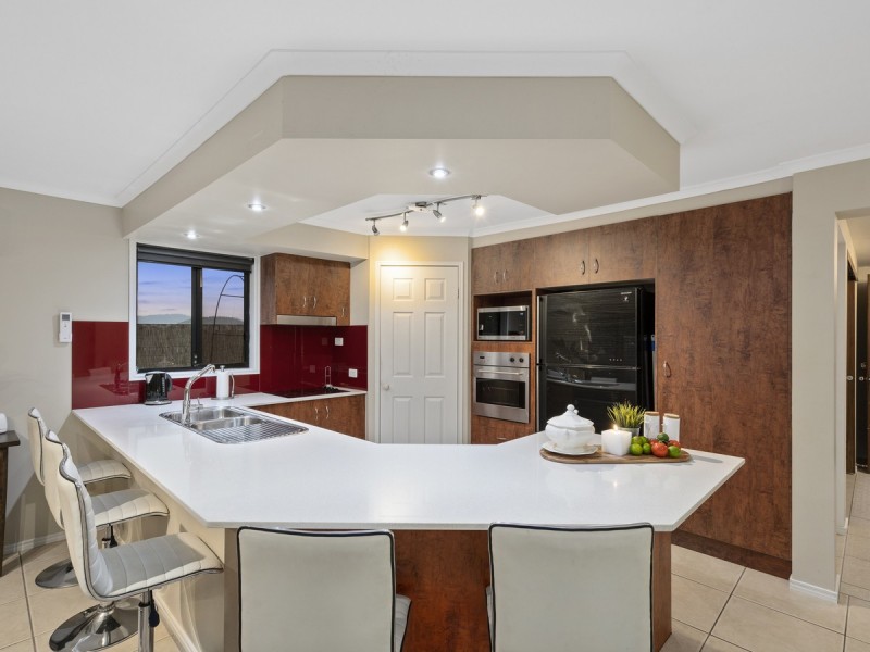 13 Inman Court, Pacific Pines QLD 4211