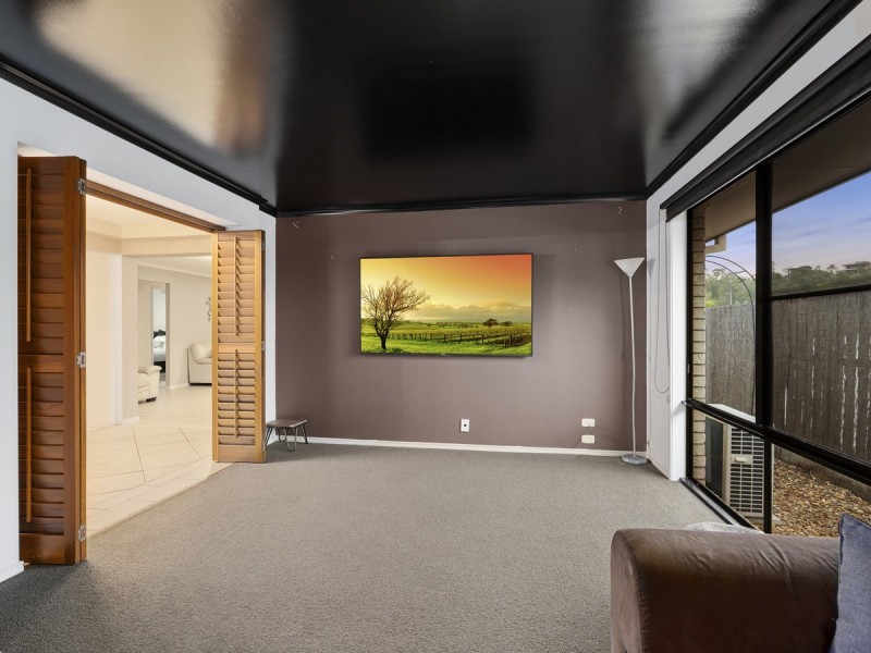 13 Inman Court, Pacific Pines QLD 4211