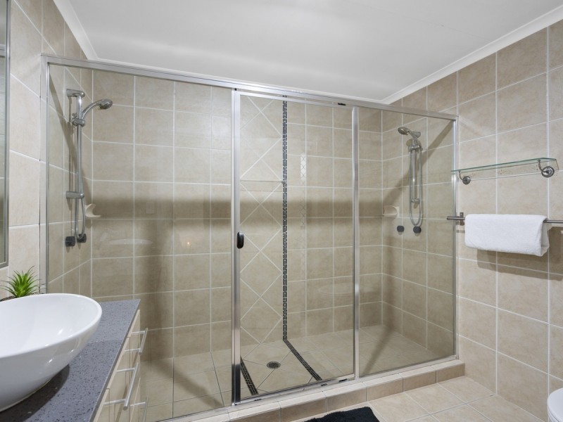 13 Inman Court, Pacific Pines QLD 4211