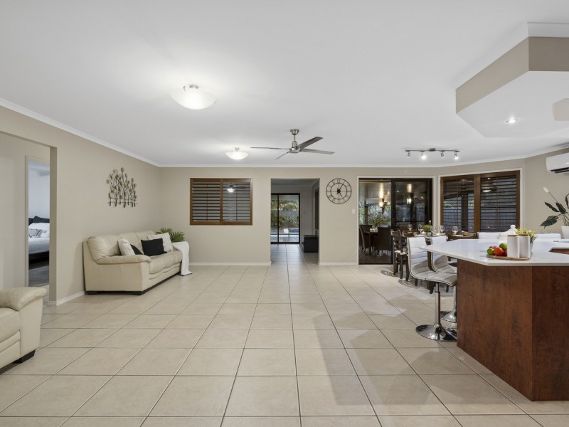 13 Inman Court, Pacific Pines QLD 4211