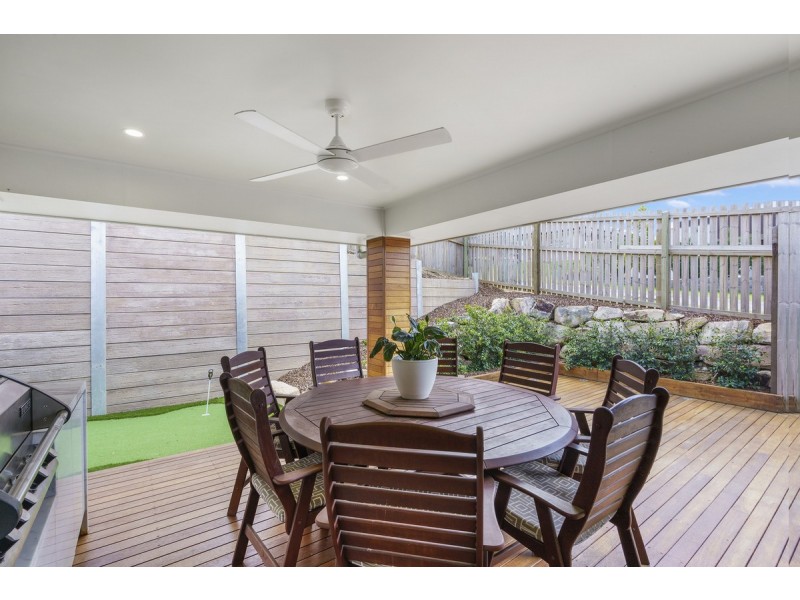 17 Hoop Pine Circuit, Maudsland QLD 4210