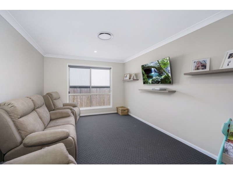 17 Hoop Pine Circuit, Maudsland QLD 4210