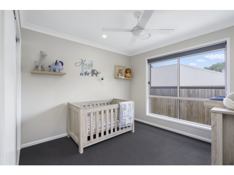 17 Hoop Pine Circuit, Maudsland QLD 4210