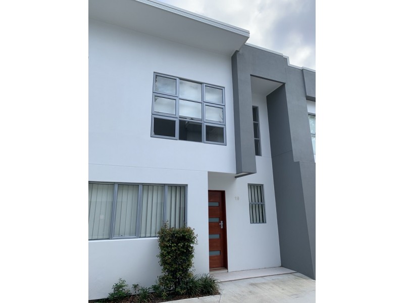 19/20 Careel Close, Helensvale QLD 4212