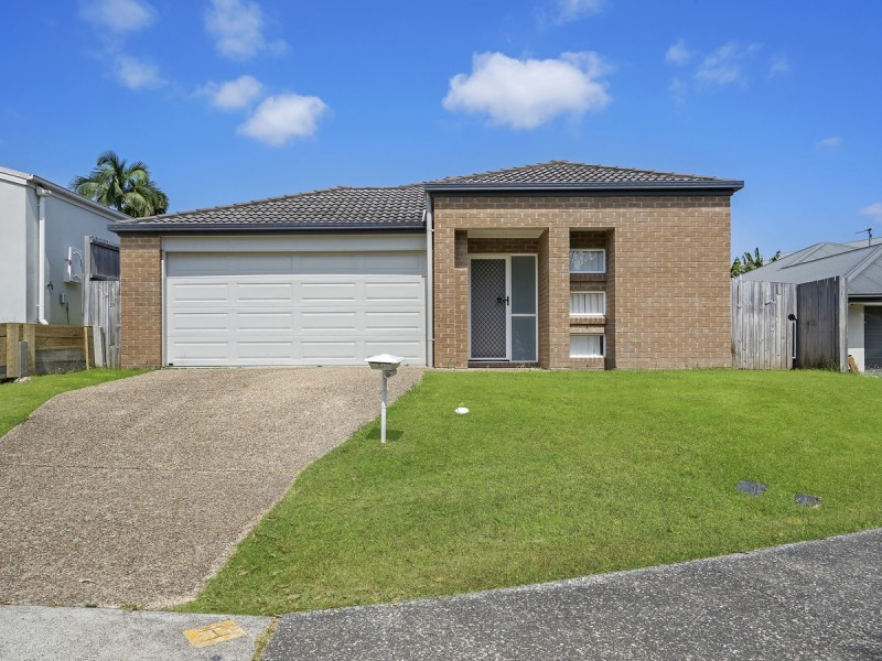 12 Aspect Place, Pacific Pines QLD 4211