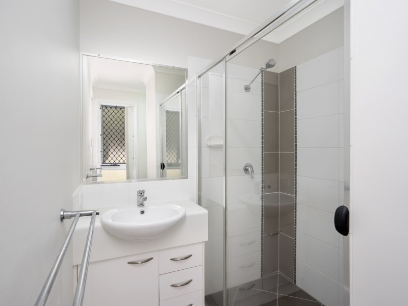 12 Aspect Place, Pacific Pines QLD 4211