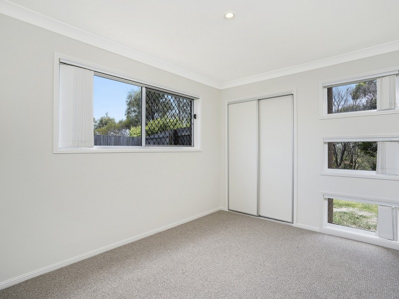 12 Aspect Place, Pacific Pines QLD 4211