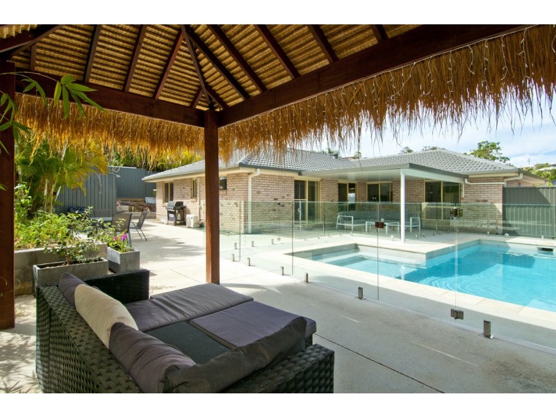 10 Matzia Avenue, Pacific Pines QLD 4211