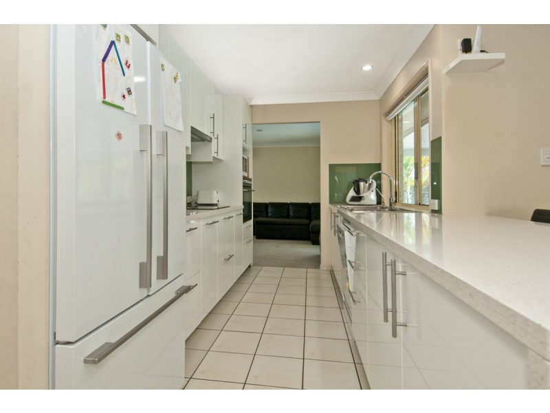 10 Matzia Avenue, Pacific Pines QLD 4211