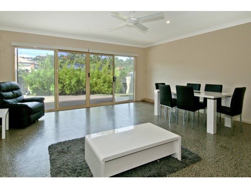 10 Matzia Avenue, Pacific Pines QLD 4211