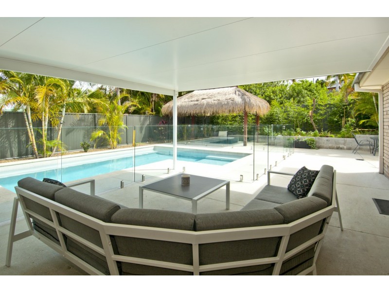 10 Matzia Avenue, Pacific Pines QLD 4211