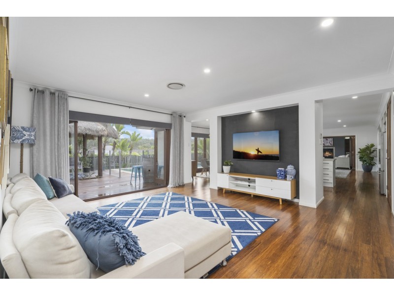 47 Wunburra Circle, Pacific Pines QLD 4211