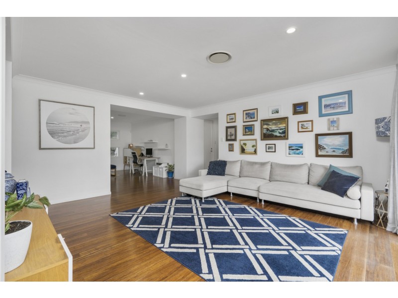 47 Wunburra Circle, Pacific Pines QLD 4211