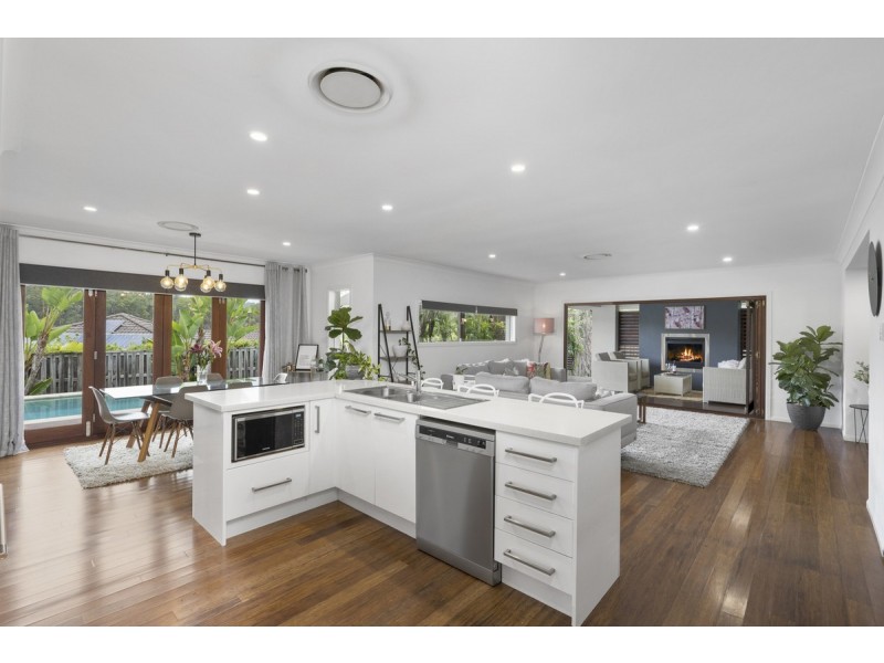 47 Wunburra Circle, Pacific Pines QLD 4211