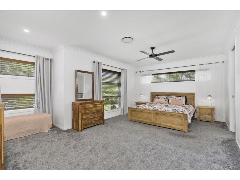 47 Wunburra Circle, Pacific Pines QLD 4211