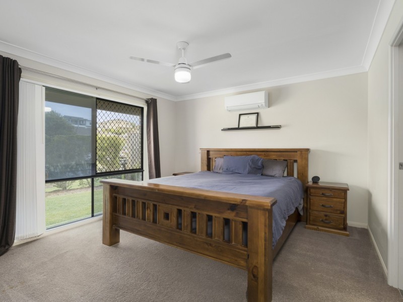 9 Hawkesbury Avenue, Pacific Pines QLD 4211