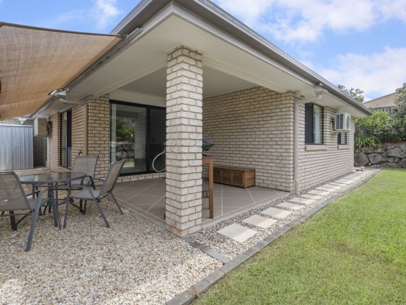 9 Hawkesbury Avenue, Pacific Pines QLD 4211