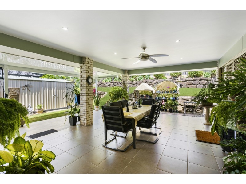 72 Hawkesbury Avenue, Pacific Pines QLD 4211