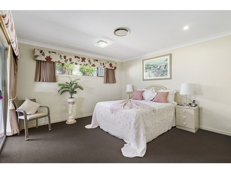 72 Hawkesbury Avenue, Pacific Pines QLD 4211