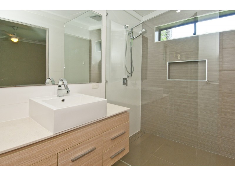 34 Eileen Avenue, Southport QLD 4215