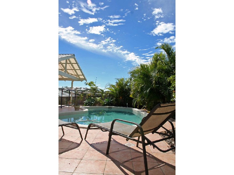 18 Kosrae Street, Pacific Pines QLD 4211
