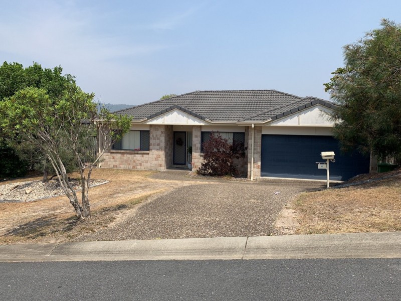 4 Cobbler Place, Pacific Pines QLD 4211