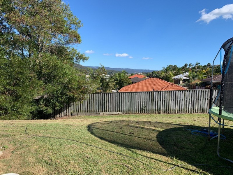 4 Cobbler Place, Pacific Pines QLD 4211