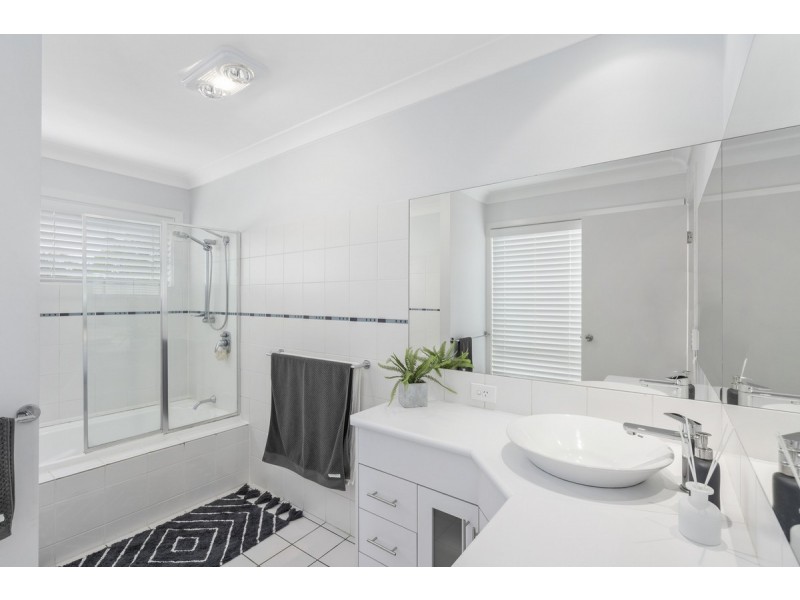 1/45 McRae Circuit, Pacific Pines QLD 4211