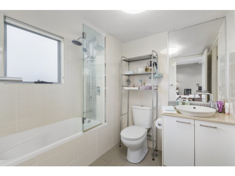 1601/111 Lindfield Road, Helensvale QLD 4212